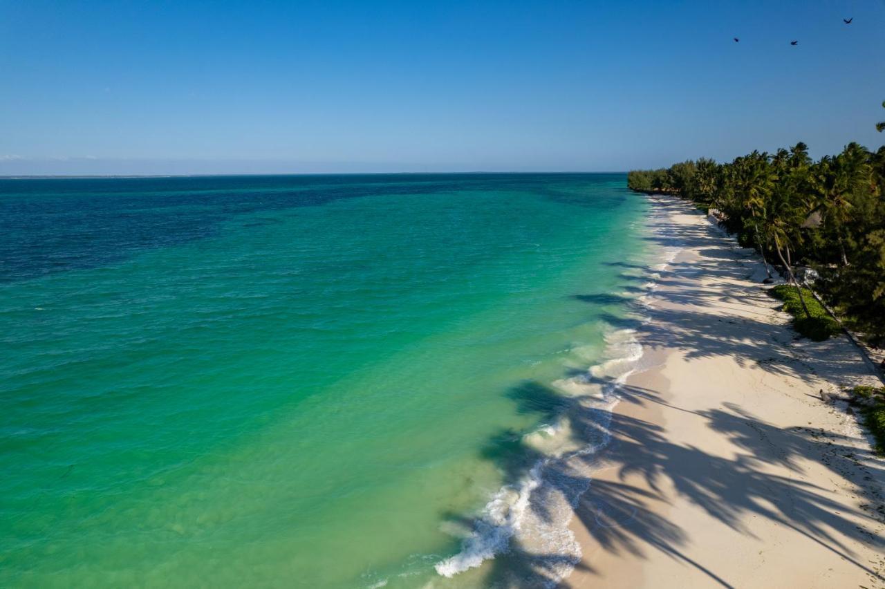 Sunny Palms Beach Bungalows Uroa Exterior photo